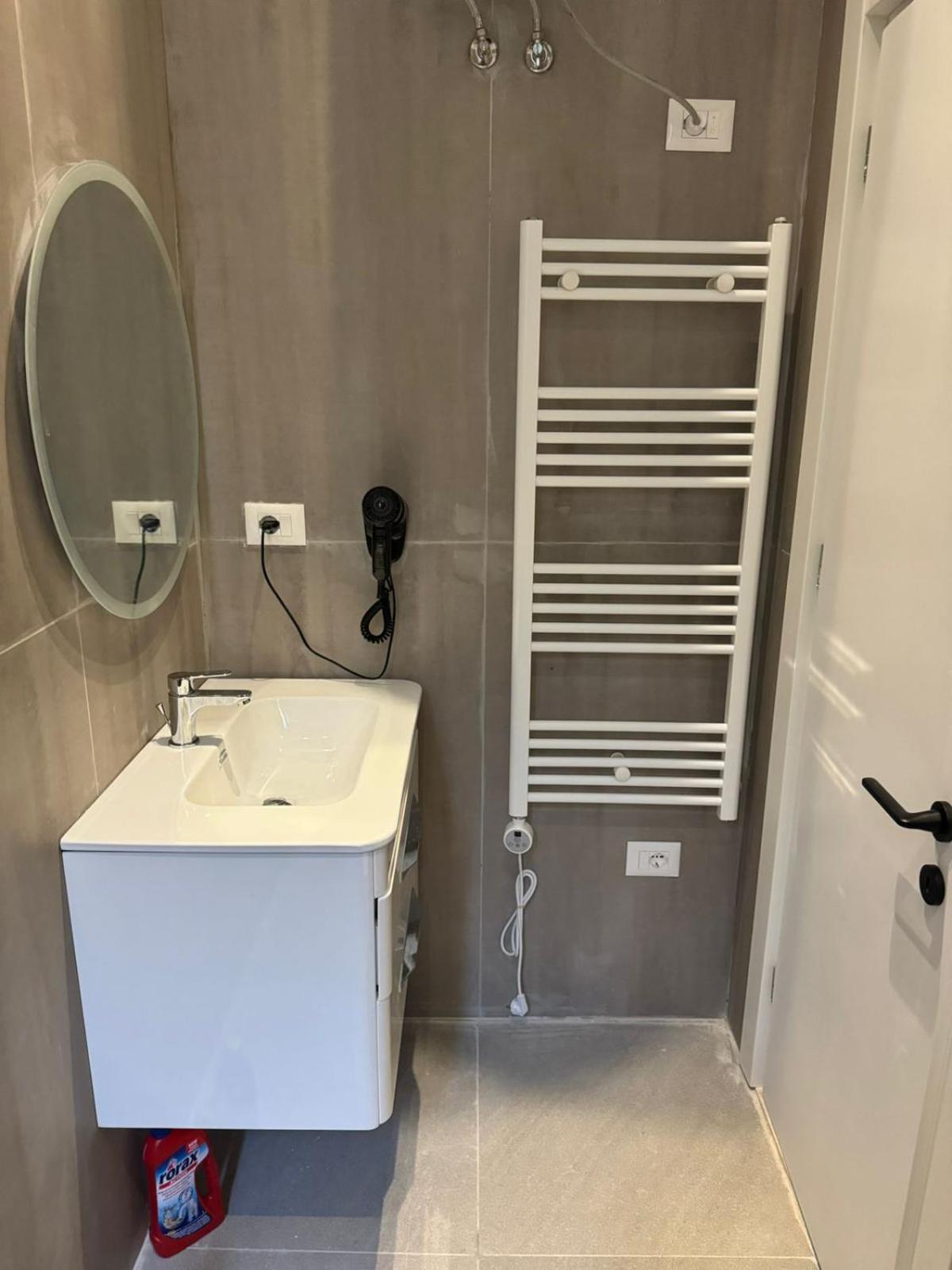 Vila 21 At Blloku Area 티라나 외부 사진