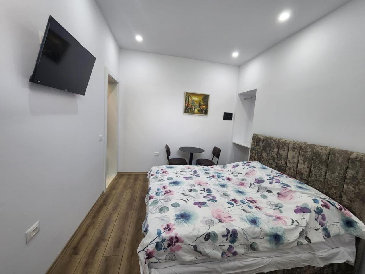 Vila 21 At Blloku Area 티라나 외부 사진