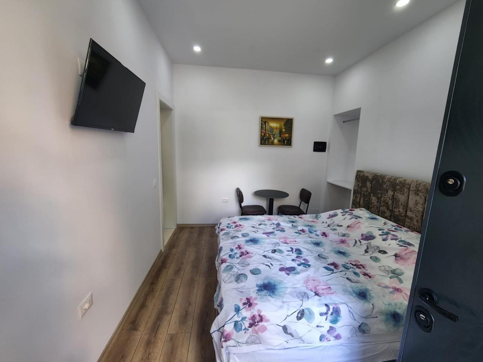 Vila 21 At Blloku Area 티라나 외부 사진