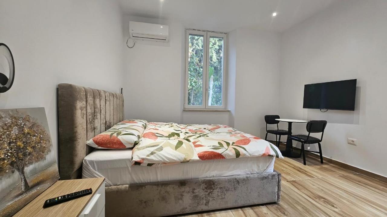 Vila 21 At Blloku Area 티라나 외부 사진