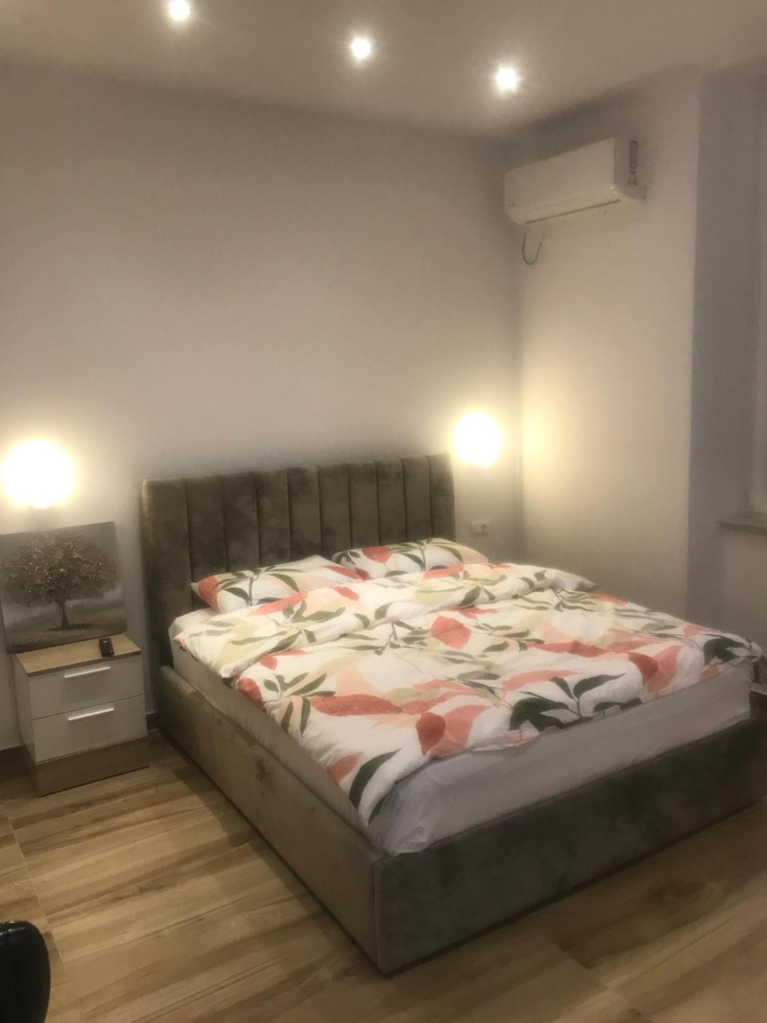 Vila 21 At Blloku Area 티라나 외부 사진
