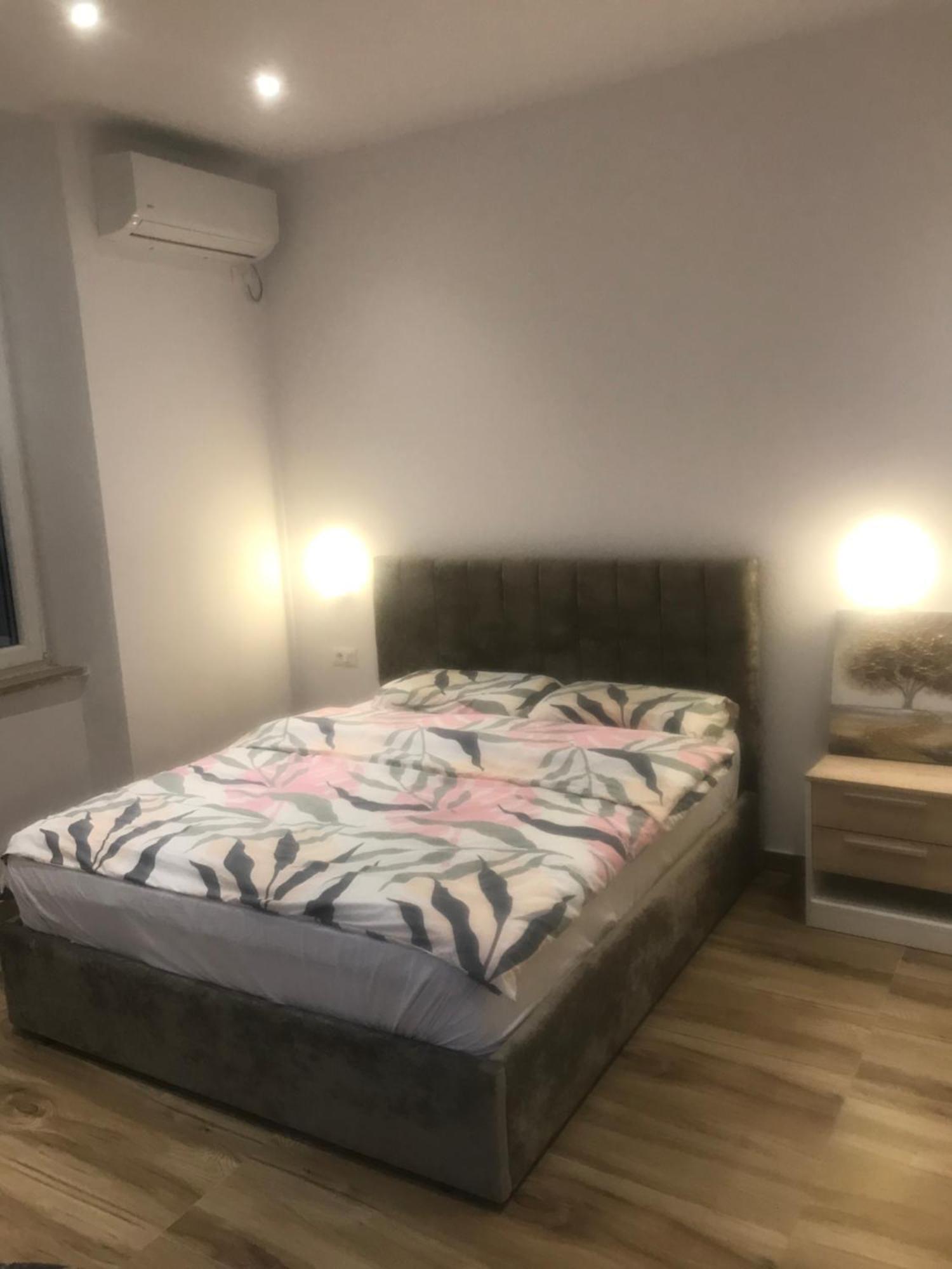 Vila 21 At Blloku Area 티라나 외부 사진