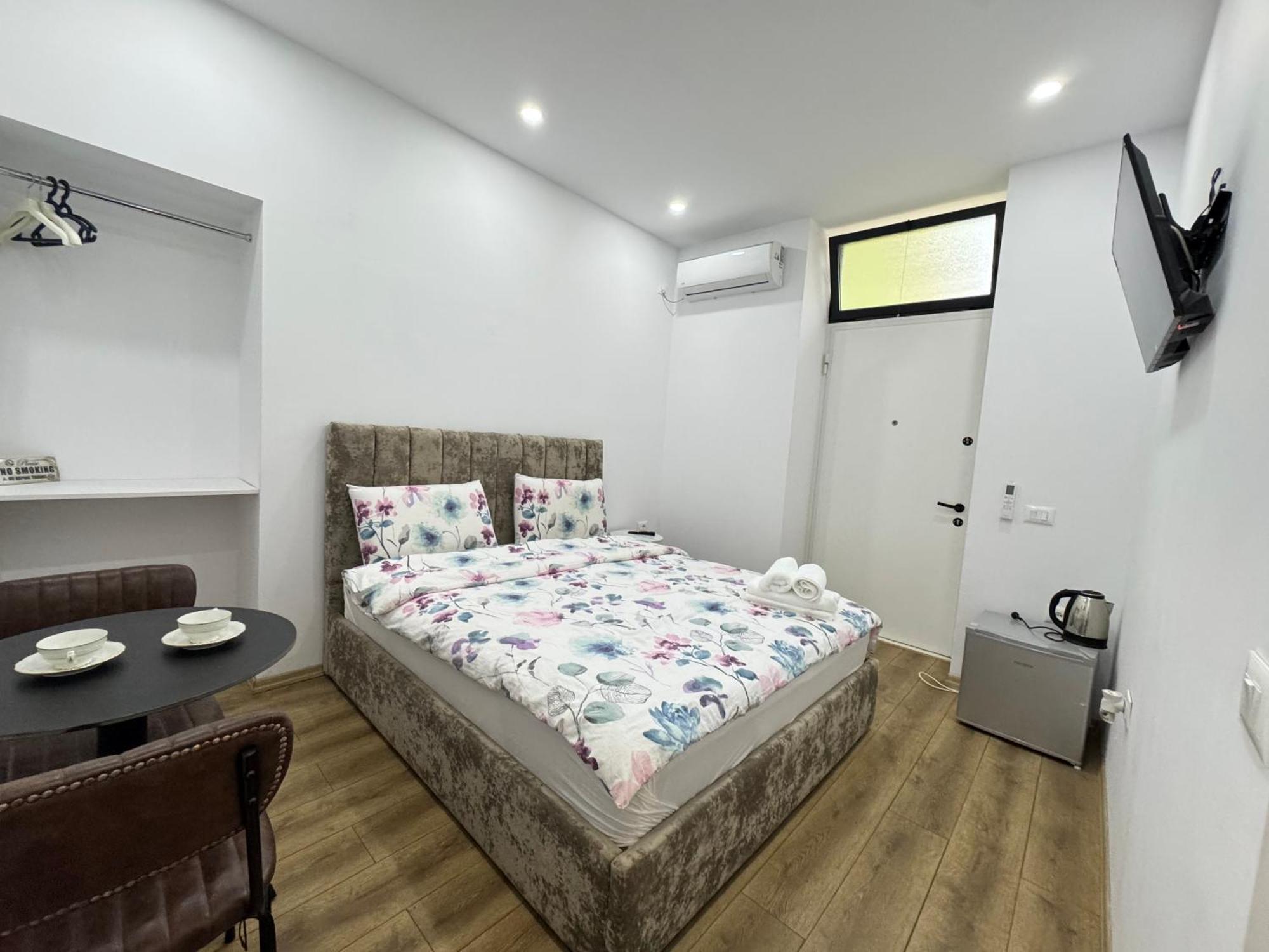 Vila 21 At Blloku Area 티라나 외부 사진