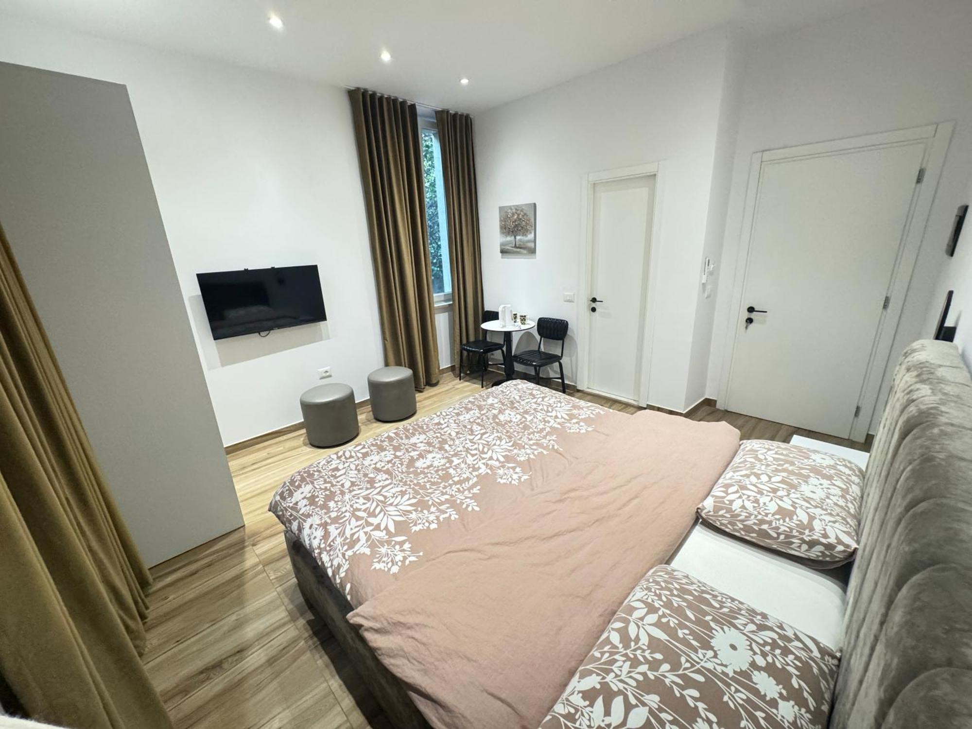 Vila 21 At Blloku Area 티라나 외부 사진