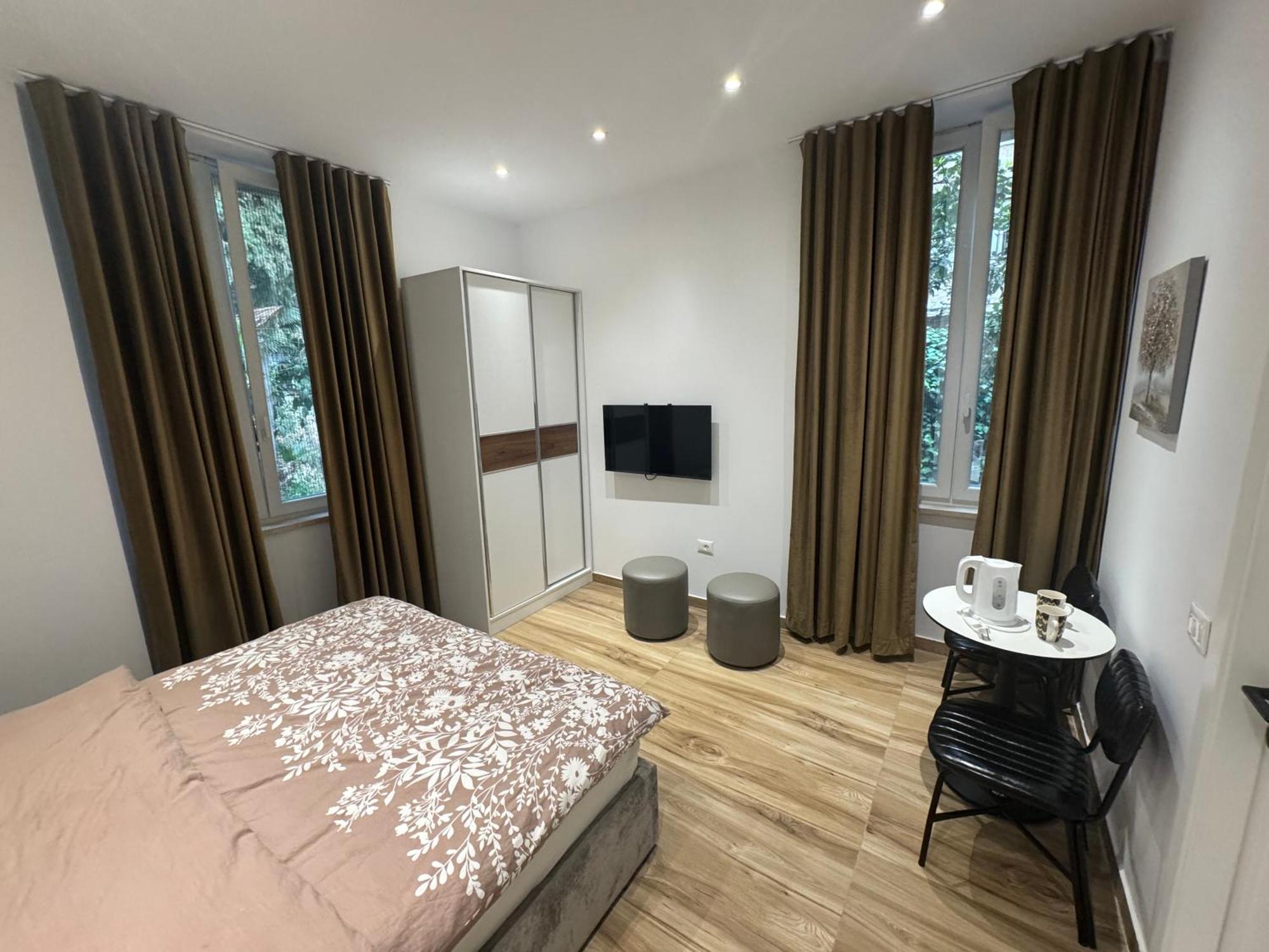 Vila 21 At Blloku Area 티라나 외부 사진