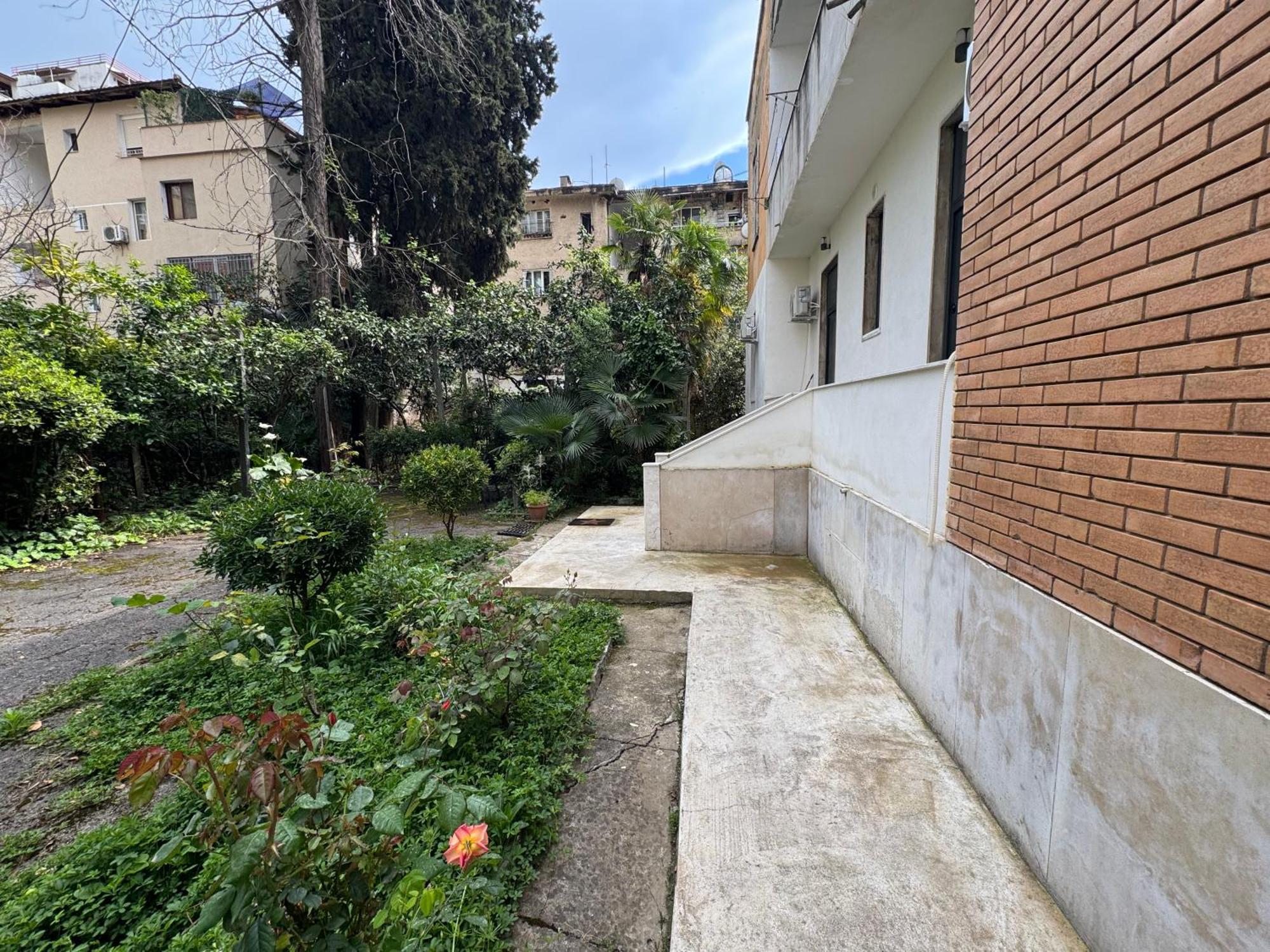 Vila 21 At Blloku Area 티라나 외부 사진